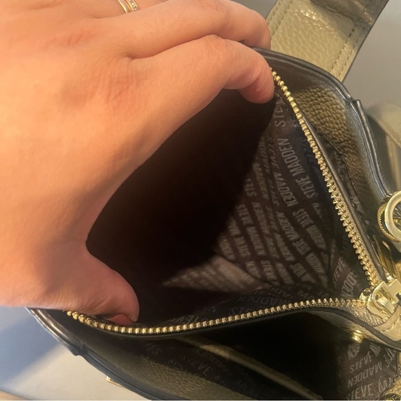 Steve Madden green olive crossbody bag preloved - Picture 5 of 11